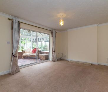 4 bedroom detached house to rent - Photo 2