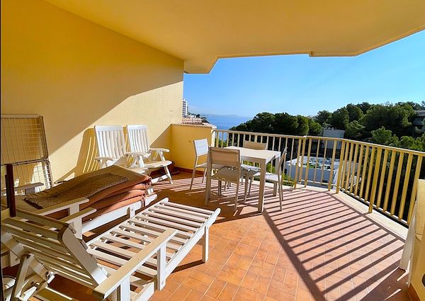 Three bedroom sea view apartment with direct beach access in cala Vinyas