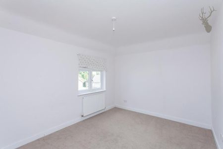 4 bedroom detached house to rent - Photo 4