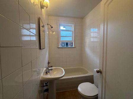 For Lease - 2393 Queen Street Unit# 17, Toronto, Ontario - Photo 4