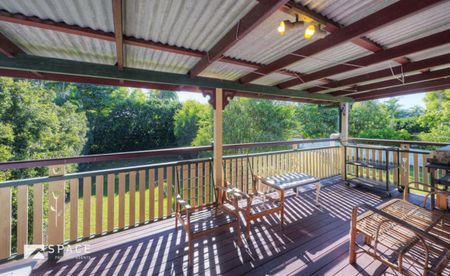 Charming Windsor Home At Unbeatable Price! - Photo 4