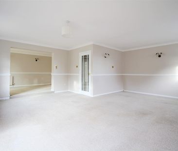 4 Bedroom House to let - Photo 5