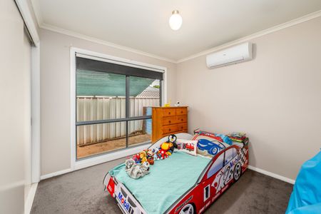 Spacious Family Home in a Quiet Court Location - Photo 4
