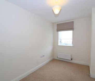 3 bedroom terraced house to rent - Photo 6