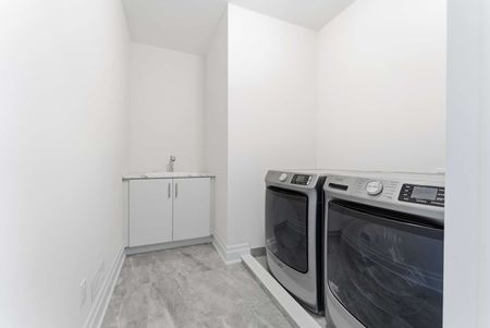 For Lease - 15 Saxby Farm Avenue, King, Ontario - Photo 4