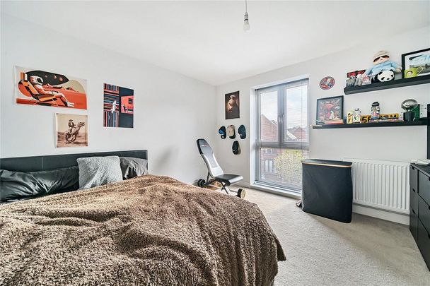 4 bedroom semi-detached house to rent - Photo 1