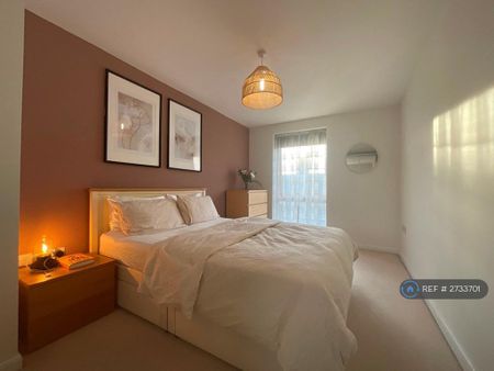 2 bedroom flat to rent - Photo 2