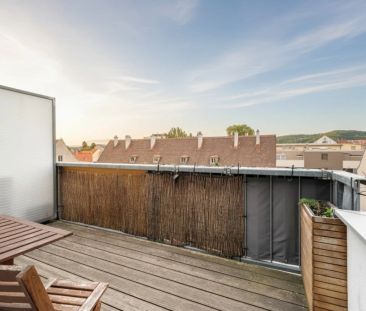 GROSSZÜGIGE, HELLE 4-ZIMMERDACHTERRASSENWOHNUNG UND GARAGENPLATZ - Photo 1