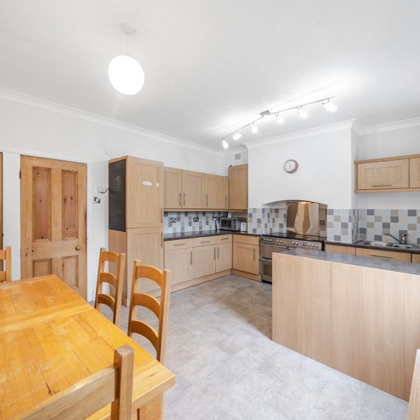 3 bedroom House To Let - Photo 1