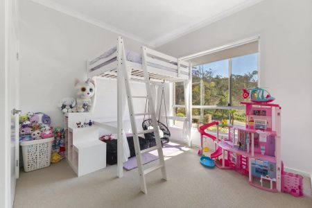 Large Family Home in Prime Location - Photo 4