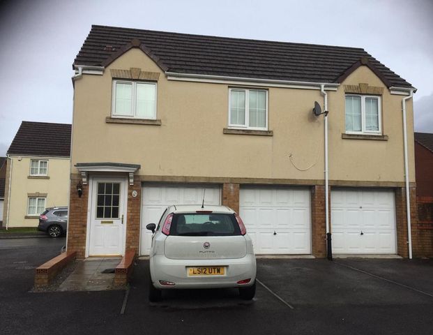 1 bedroom coach house to rent - Photo 1