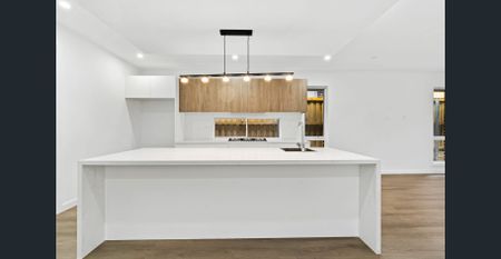 Stunning Four Bedroom Home - Photo 3