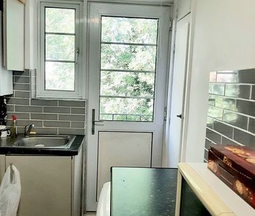 Room in a Shared Flat, Bonnersfield Lane, HA1 - Photo 1