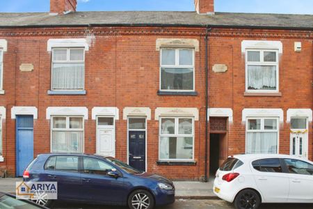 4 bedroom terraced house to rent - Photo 5