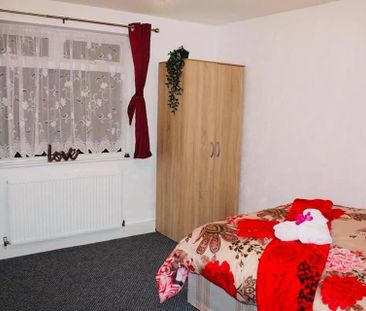 1 bedroom in a house share to rent - Photo 5