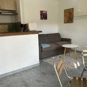 STUDIO MEUBLÉ / CENTRE VILLE - Photo 2