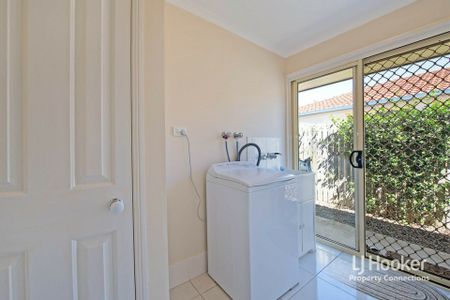 4 BEDROOM HOME WITH IN GROUND POOL - Photo 2