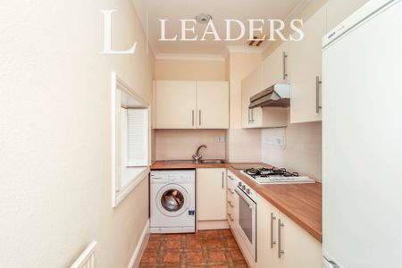 2 bedroom apartment to rent Wilmington Square, Eastbourne, BN21 - Photo 2