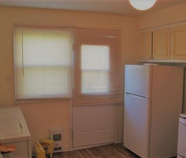 3 1/2 Accueillant dans triplex Ville Saint-Laurent - Photo 2