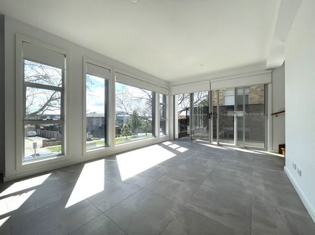 Perfectly Positioned Within A Moments Walk to Everything - Photo 3