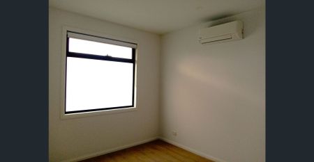 LUXURY 2 BEDROOM 2 STORY TOWNHOUSE - Photo 5