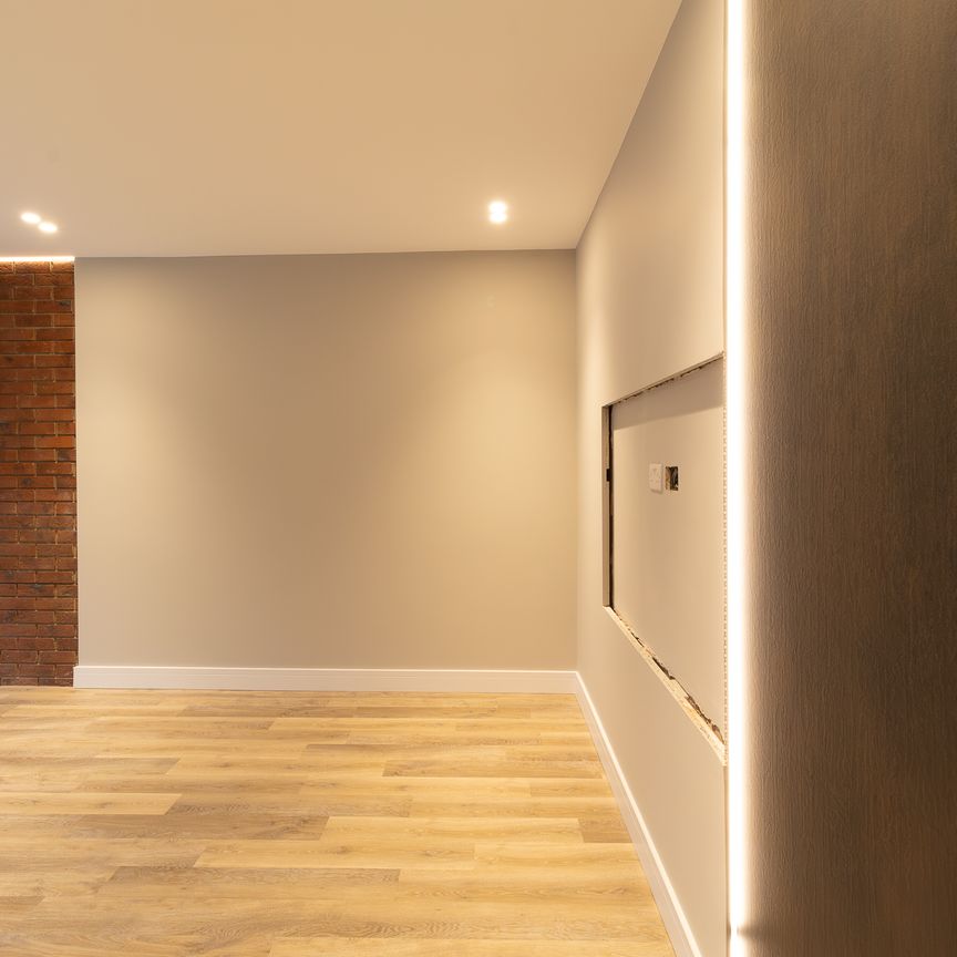 Stunning Recently Converted Ground Floor Maisonette with Smart Home Technology N20 0HD - Photo 1