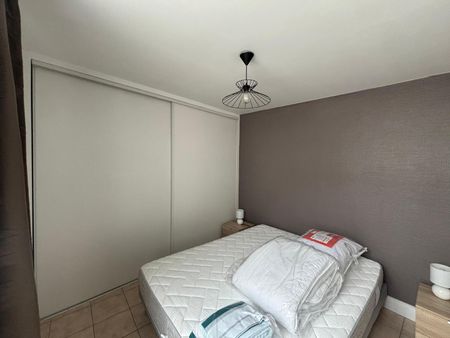 Location Appartement 3 pièces 61m² CHERBOURG-EN-COTENTIN 50100 - Photo 3
