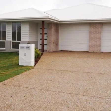 8B Kestrel Street, Dakabin QLD 4503 - Duplex For Rent - $520 | Domain - Photo 4
