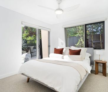 Spacious Two Bedroom Townhouse with Beachside Convenience - Photo 3