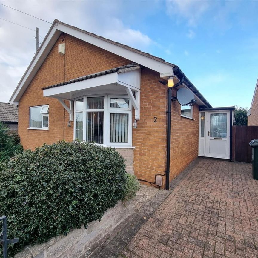 2 bedroom Detached bungalow to rent - Photo 1