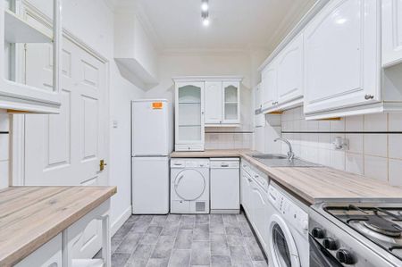 3 bedroom end of terrace house to rent - Photo 4