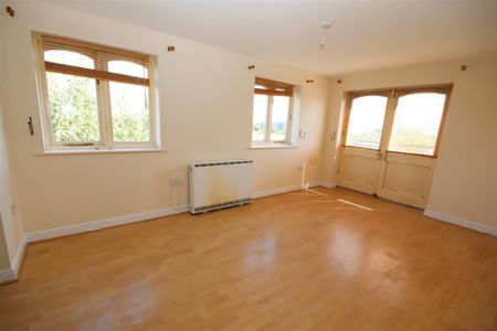 1 bedroom Apartment to let - Photo 4