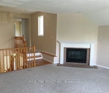 Detached Home For Lease | W9048314 - Photo 4