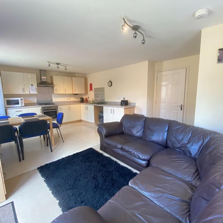 5 bedroom detached house to rent - Photo 1