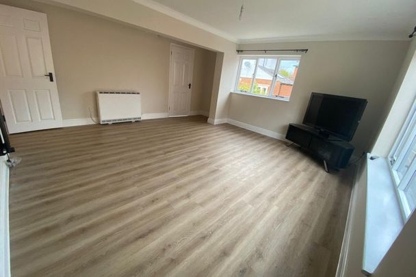 The Beeches - Photo 1