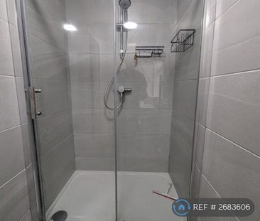 1 bedroom in a house share to rent - Photo 6