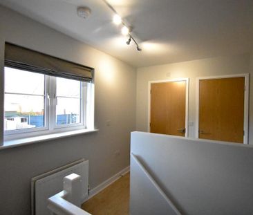 2 bedroom coach house to rent - Photo 6