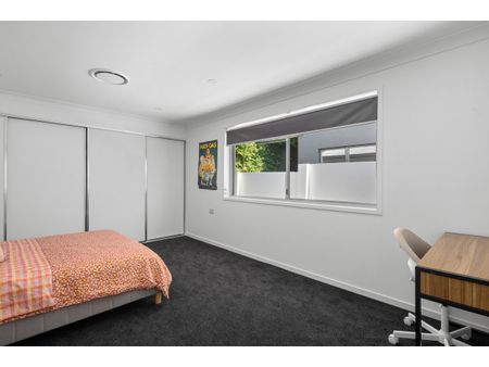 15 Bombala Street, Broadbeach Waters QLD 4218 - House For Rent | Domain - Photo 5