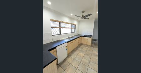 EDGE HILL BEAUTY - Photo 5