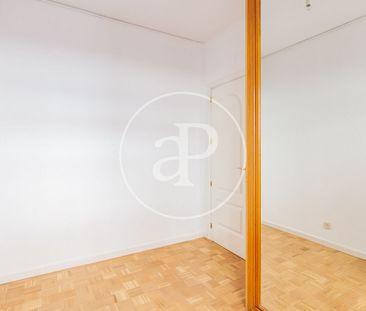 Penthouse for rent in calle Clara del Rey. - Photo 2