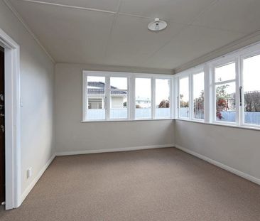 3 bedroom home in Akina - Photo 2