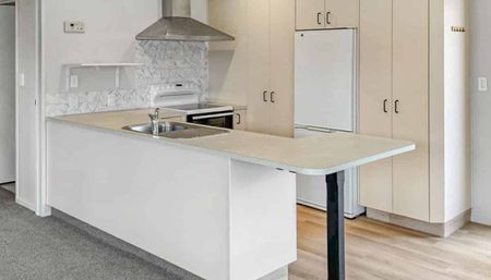 2 bedroom home in Hamilton! - Photo 3