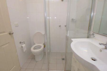 “Modern 2 Bed Apartment Living in Merrylands” - Photo 4