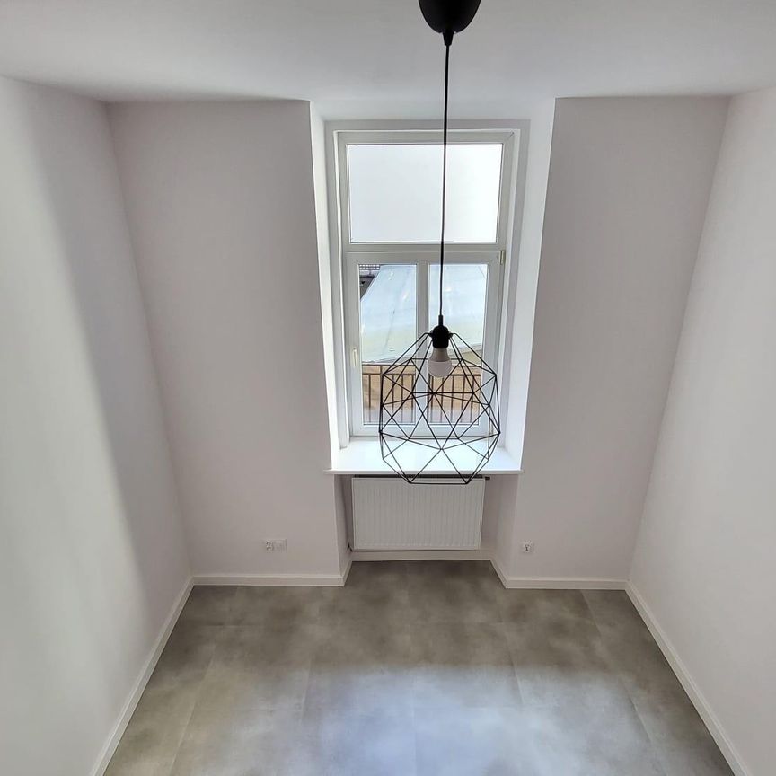 Niedawno wyremontowane mieszkanie bezczynszowe w centrum Kazimierza - Photo 1