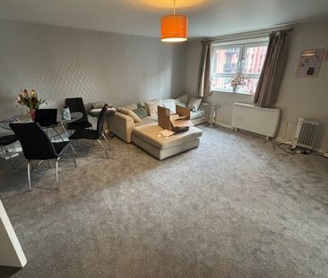 3 Bed Flat, Middlewood Street, M5 - Photo 2