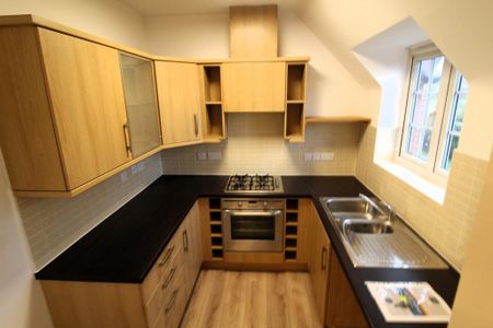 2 bedroom maisonette to rent - Photo 5