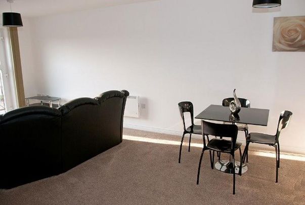 2 bedroom flat to rent - Photo 1