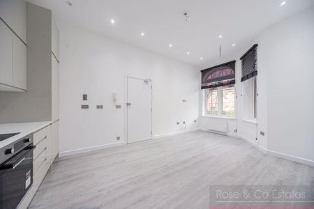 Studio to rent - Photo 2