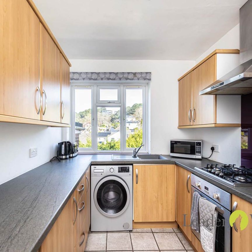 2 bed apartment to rent in Westbury Court, Parkstone, BH14 - Photo 1
