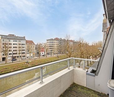 Lichtrijk appartement met zicht op het water - Photo 2